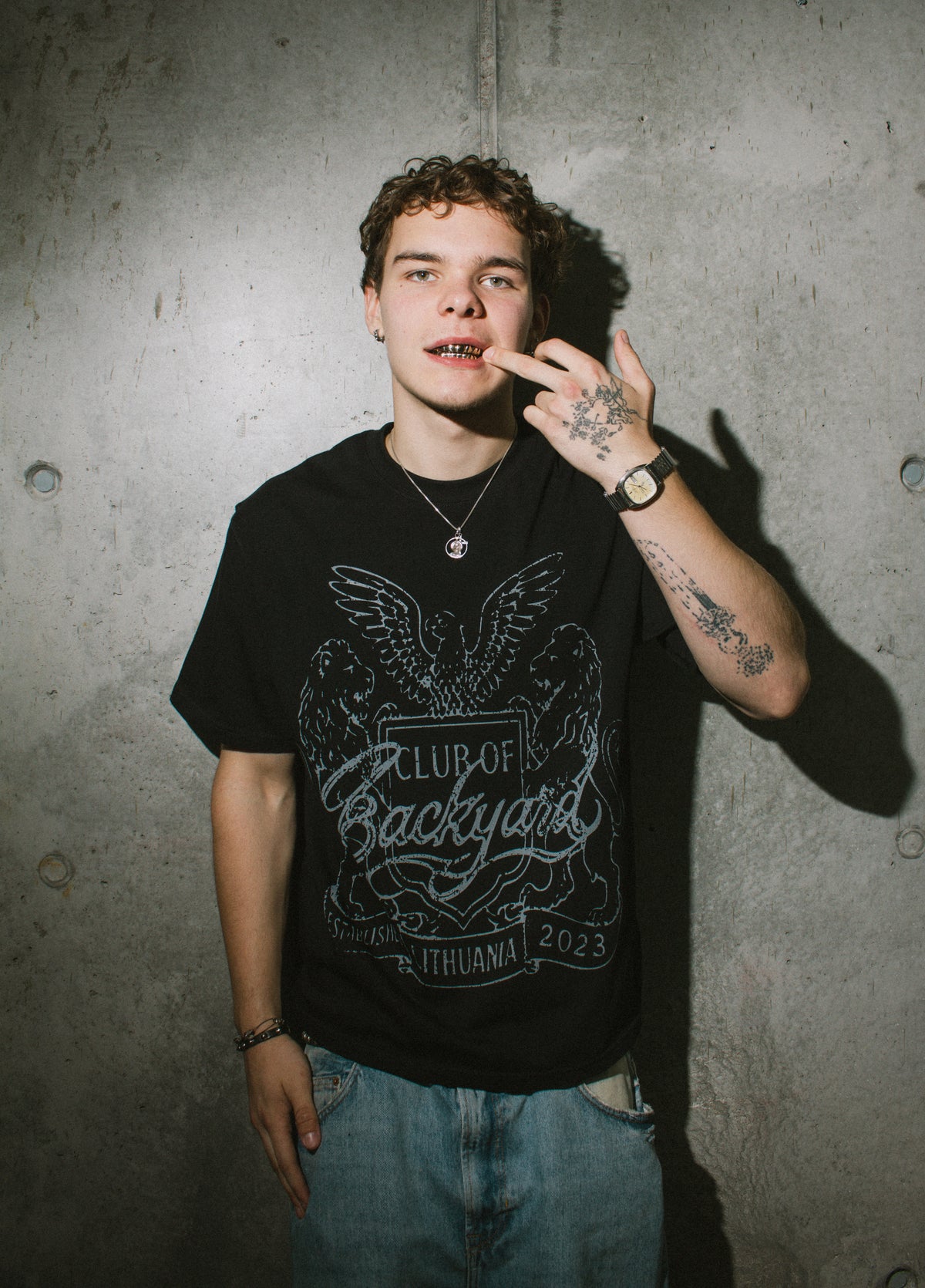 CLUB OF BACKYARD TEE - BLACK